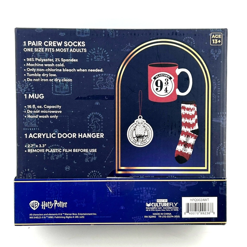 Harry Potter Gift Set Platform 9 3/4 Mug Hogsmeade Socks Owl Post Door HangerNEW - Picture 3 of 3